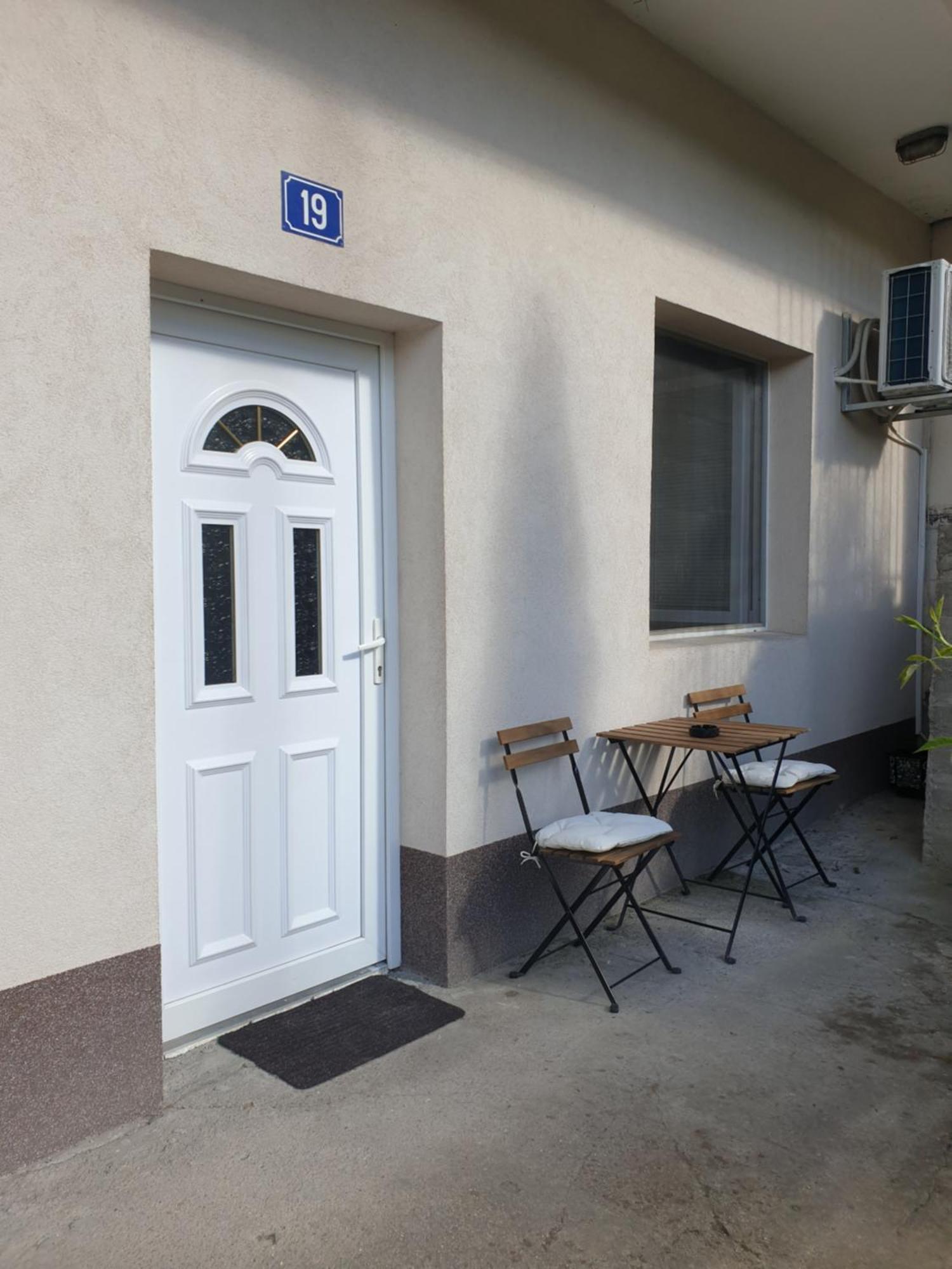 Novi Apartman 19 Фоча Экстерьер фото